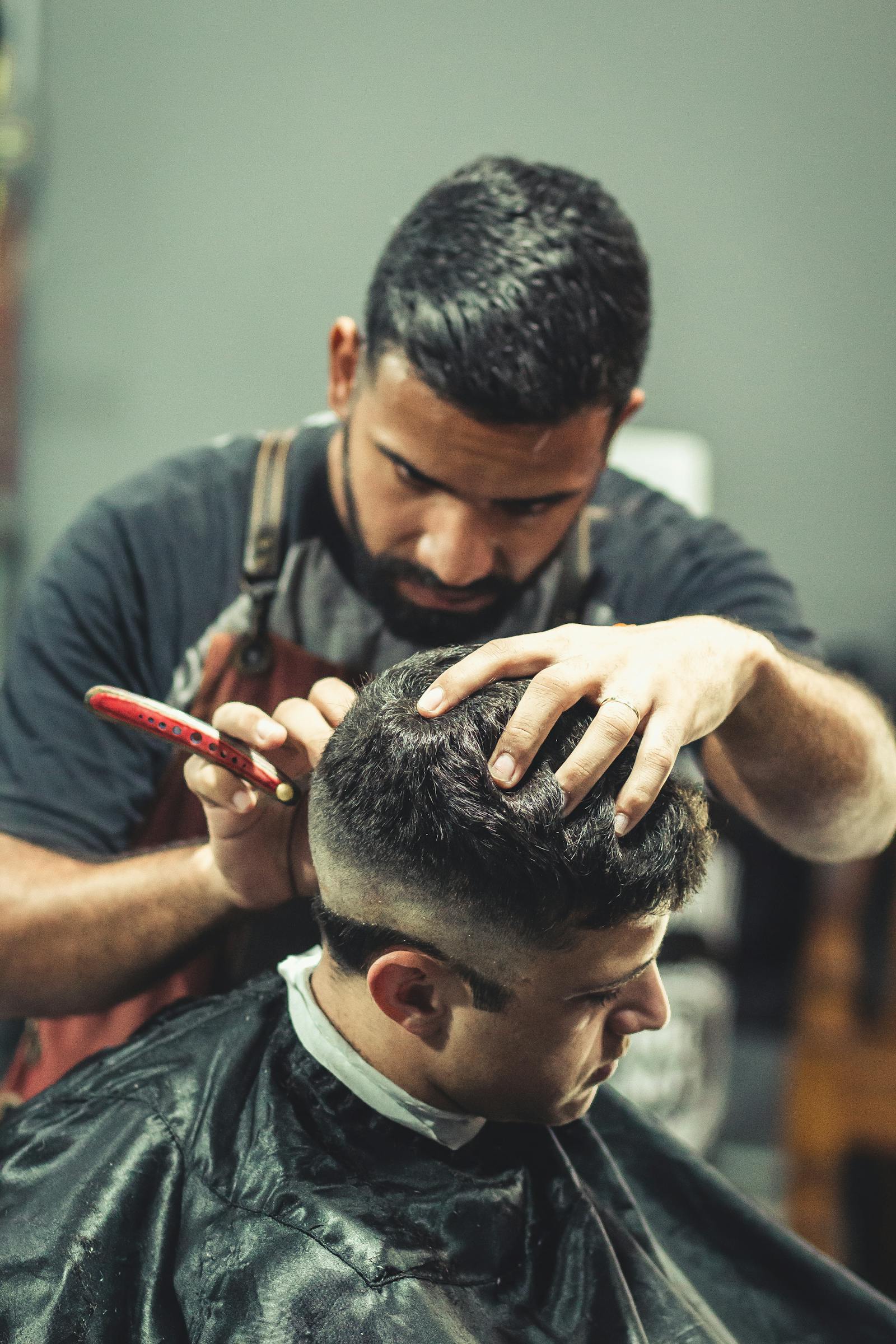 Men's director cut grooming